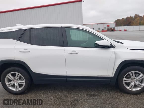 ✅ 2024 GMC Terrain SLE • VIN: 3GKALMEG6RL339262 • Lot: 43569889. Wystawiony na IAAI z przebiegiem 22 452 mil. Bezpłatny archiwum sprzedaży aukcyjnych z USA i szczegółowy raport historii pojazdu na DreamBid. Zdjęcie 13.