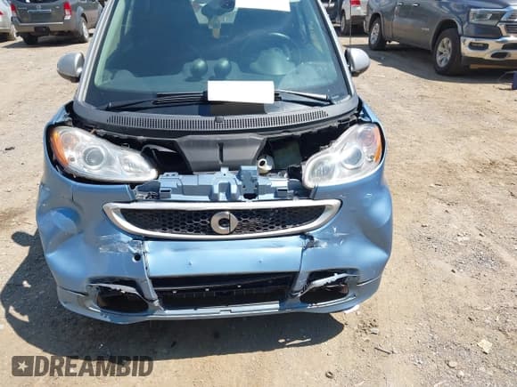 ✅ 2013 Smart fortwo Passion • VIN: WMEEK3BA0DK644925 • Lot: 42656798. Wystawiony na IAAI z przebiegiem 137 622 mil. Bezpłatny archiwum sprzedaży aukcyjnych z USA i szczegółowy raport historii pojazdu na DreamBid. Zdjęcie 6.