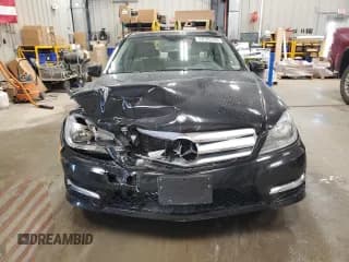 ✅ 2012 Mercedes-Benz C 300 Sport • VIN: WDDGF8BB4CR200427 • Лот: 68785195. Опубликован ранее на Copart с пробегом 69 822 миль. Бесплатный доступ к архиву аукционных продаж из США и подробный отчёт об истории автомобиля на DreamBid. Изображение 5.