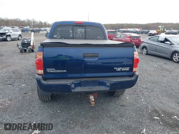 ✅ 2008 Toyota Tacoma PreRunner • VIN: 5TEJU62N58Z561553 • Lot: 41943130. Listed on IAAI with 192,731 mi. Free auction sales archive from the USA and detailed vehicle history report at DreamBid. Image 16.