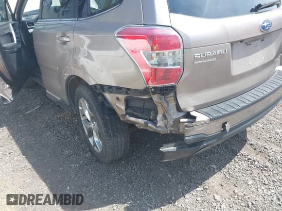 ✅ 2016 Subaru Forester Touring • VIN: JF2SJAVC1GH404811 • Lot: 42093338. Listed on IAAI with 44,635 mi. Free auction sales archive from the USA and detailed vehicle history report at DreamBid. Image 6.