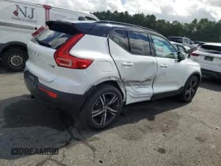 ✅ 2021 Volvo XC40 R-Design • VIN: YV4162UM3M2405076 • Lot: 71666295. Wystawiony na Copart z przebiegiem 65 701 mil. Bezpłatny archiwum sprzedaży aukcyjnych z USA i szczegółowy raport historii pojazdu na DreamBid. Zdjęcie 3.