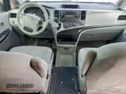 ✅ 2013 Toyota Sienna L • VIN: 5TDZK3DC6DS403636 • Lot: 93187025. Listed on Copart with 228,661 mi. Free auction sales archive from the USA and detailed vehicle history report at DreamBid. Image 8.