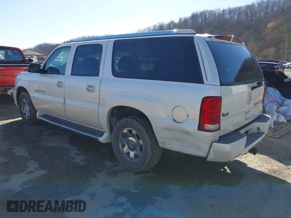 ✅ 2004 Cadillac Escalade ESV • VIN: 3GYFK66N74G259106 • Лот: 41820500. Опубликован ранее на IAAI с пробегом 211 190 миль. Бесплатный доступ к архиву аукционных продаж из США и подробный отчёт об истории автомобиля на DreamBid. Изображение 3.