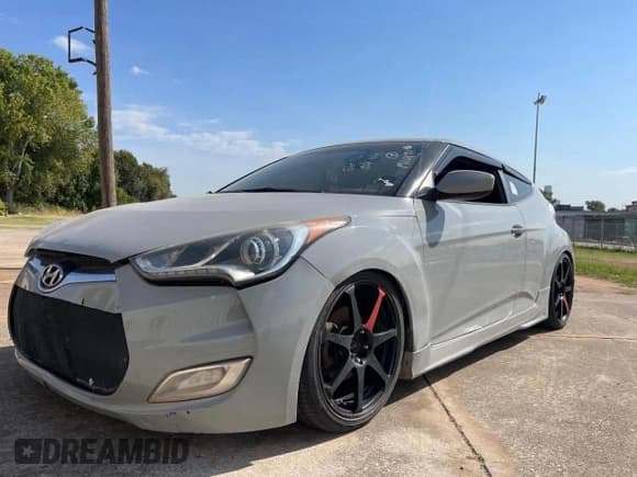 ✅ 2013 Hyundai Veloster w/Gray Int • VIN: KMHTC6AD5DU129192 • Lot: 76520404. Wystawiony na Copart z przebiegiem 108 688 mil. Bezpłatny archiwum sprzedaży aukcyjnych z USA i szczegółowy raport historii pojazdu na DreamBid. Zdjęcie 2.