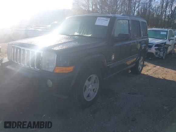 ✅ 2008 Jeep Commander Sport • VIN: 1J8HH48K18C195554 • Lot: 43777100. Wystawiony na IAAI z przebiegiem 162 226 mil. Bezpłatny archiwum sprzedaży aukcyjnych z USA i szczegółowy raport historii pojazdu na DreamBid. Zdjęcie 2.