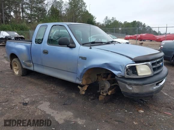 ✅ 1997 Ford F-150 XL • VIN: 1FTDX0721VKA67349 • Lot: 41119214. Wystawiony na IAAI z przebiegiem 134 096 mil. Bezpłatny archiwum sprzedaży aukcyjnych z USA i szczegółowy raport historii pojazdu na DreamBid. Zdjęcie 1.