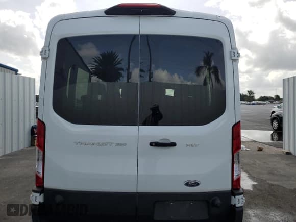 ✅ 2024 Ford Transit Passenger XL • VIN: 1FBAX2C85RKA36446 • Lot: 60238785. Wystawiony na Copart z przebiegiem 325 mil. Bezpłatny archiwum sprzedaży aukcyjnych z USA i szczegółowy raport historii pojazdu na DreamBid. Zdjęcie 6.