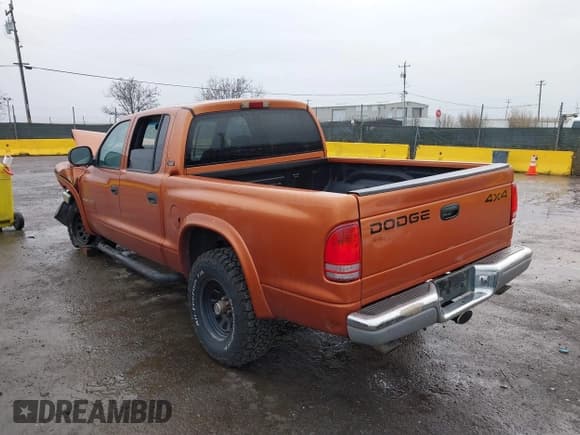 ✅ 2000 Dodge Dakota Sport • VIN: 1B7GG2AN7YS645552 • Lot: 41811635. Wystawiony na IAAI z przebiegiem 194 498 mil. Bezpłatny archiwum sprzedaży aukcyjnych z USA i szczegółowy raport historii pojazdu na DreamBid. Zdjęcie 3.