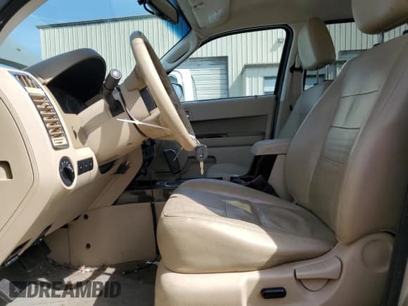 ✅ 2011 Ford Escape Limited • VIN: 1FMCU9EG5BKC12052 • Lot: 55502865. Wystawiony na Copart z przebiegiem Nie podano. Bezpłatny archiwum sprzedaży aukcyjnych z USA i szczegółowy raport historii pojazdu na DreamBid. Zdjęcie 7.