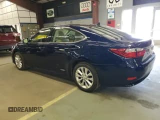 ✅ 2013 Lexus ES 300h • VIN: JTHBW1GG3D2009798 • Лот: 86055865. Опубликован ранее на Copart с пробегом 229 080 миль. Бесплатный доступ к архиву аукционных продаж из США и подробный отчёт об истории автомобиля на DreamBid. Изображение 2.
