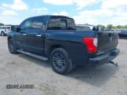 ✅ 2017 Nissan Titan Platinum Reserve • VIN: 1N6AA1E69HN507463 • Lot: 42173186. Wystawiony na IAAI z przebiegiem 198 565 mil. Bezpłatny archiwum sprzedaży aukcyjnych z USA i szczegółowy raport historii pojazdu na DreamBid. Zdjęcie 3.