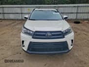 ✅ 2017 Toyota Highlander XLE • VIN: 5TDKZRFH2HS189808 • Lot: 94294175. Wystawiony na Copart z przebiegiem 106 238 mil. Bezpłatny archiwum sprzedaży aukcyjnych z USA i szczegółowy raport historii pojazdu na DreamBid. Zdjęcie 5.