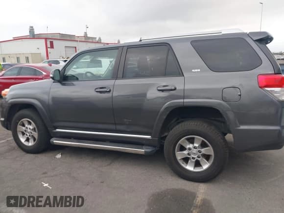 ✅ 2011 Toyota 4Runner Trail • VIN: JTEBU5JR8B5039590 • Лот: 43295618. Опубликован ранее на IAAI с пробегом 175 003 миль. Бесплатный доступ к архиву аукционных продаж из США и подробный отчёт об истории автомобиля на DreamBid. Изображение 14.