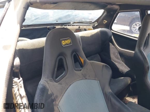 ✅ 1984 Porsche 944 • VIN: WP0AA0945EN455444 • Lot: 42577335. Wystawiony na IAAI z przebiegiem 36 528 mil. Bezpłatny archiwum sprzedaży aukcyjnych z USA i szczegółowy raport historii pojazdu na DreamBid. Zdjęcie 8.