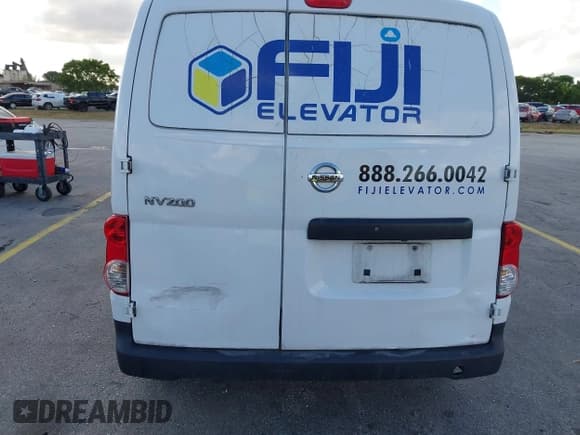 ✅ 2019 Nissan NV200 S • VIN: 3N6CM0KN3KK702817 • Лот: 41616894. Опубликован ранее на IAAI с пробегом 135 296 миль. Бесплатный доступ к архиву аукционных продаж из США и подробный отчёт об истории автомобиля на DreamBid. Изображение 19.