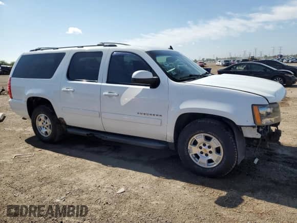2010 Chevrolet Suburban LT z VIN 1GNUKJE33AR260045, wystawiony jako Copart lot #71088865 z przebiegiem Nie podano mil oraz Szkoda całkowita • Salvage title. Historia ofert i sprzedaży dostępna na DreamBid. Obrazek 4.