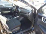 ✅ 2019 Nissan Sentra S • VIN: 3N1AB7AP9KY261397 • Lot: 43339320. Wystawiony na IAAI z przebiegiem 82 018 mil. Bezpłatny archiwum sprzedaży aukcyjnych z USA i szczegółowy raport historii pojazdu na DreamBid. Zdjęcie 5.