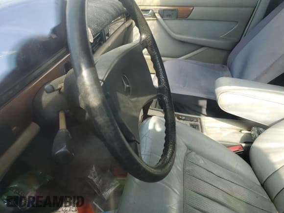 ✅ 1983 Mercedes-Benz 300 SD • VIN: WDBCB20AXDB032703 • Lot: 56762995. Listed on Copart with Not provided. Free auction sales archive from the USA and detailed vehicle history report at DreamBid. Image 9.