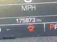 2015 Chevrolet Impala LT z VIN 2G1115SL5F9266305, wystawiony jako IAAI lot #43477489 z przebiegiem 175 873 mil mil oraz . Historia ofert i sprzedaży dostępna na DreamBid. Obrazek 16.