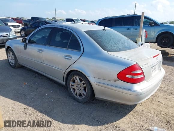 ✅ 2006 Mercedes-Benz E 350 • VIN: WDBUF56J56A785601 • Lot: 43485895. Listed on IAAI with 209,197 mi. Free auction sales archive from the USA and detailed vehicle history report at DreamBid. Image 3.