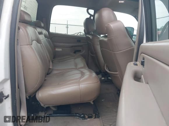 ✅ 2002 Chevrolet Silverado 2500HD LS • VIN: 1GCHK23U52F105561 • Лот: 43228697. Опубликован ранее на IAAI с пробегом 211 202 миль. Бесплатный доступ к архиву аукционных продаж из США и подробный отчёт об истории автомобиля на DreamBid. Изображение 8.