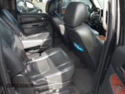 ✅ 2011 Chevrolet Suburban LTZ • VIN: 1GNSKKE31BR238186 • Lot: 43644029. Wystawiony na IAAI z przebiegiem 282 432 mil. Bezpłatny archiwum sprzedaży aukcyjnych z USA i szczegółowy raport historii pojazdu na DreamBid. Zdjęcie 8.