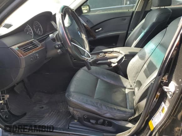 ✅ 2006 BMW 5 Series 530xi • VIN: WBANF73596CU20641 • Лот: 84287145. Опубликован ранее на Copart с пробегом Не указан. Бесплатный доступ к архиву аукционных продаж из США и подробный отчёт об истории автомобиля на DreamBid. Изображение 7.