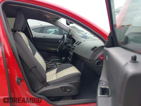 ✅ 2011 Volvo S40 • VIN: YV1672MS7B2537026 • Lot: 42791486. Wystawiony na IAAI z przebiegiem 141 469 mil. Bezpłatny archiwum sprzedaży aukcyjnych z USA i szczegółowy raport historii pojazdu na DreamBid. Zdjęcie 5.