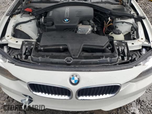 ✅ 2014 BMW 3 Series 320i xDrive • VIN: WBA3C3G50ENS67198 • Lot: 61654205. Wystawiony na Copart z przebiegiem 86 126 mil. Bezpłatny archiwum sprzedaży aukcyjnych z USA i szczegółowy raport historii pojazdu na DreamBid. Zdjęcie 11.