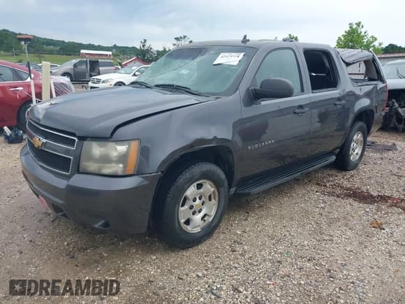 ✅ 2010 Chevrolet Suburban LS • VIN: 1GNUCHE07AR213838 • Lot: 42523274. Listed on IAAI with 251,109 mi. Free auction sales archive from the USA and detailed vehicle history report at DreamBid. Image 19.