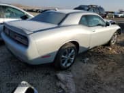 ✅ 2020 Dodge Challenger SXT • VIN: 2C3CDZGG5LH104559 • Lot: 77303443. Wystawiony na Copart z przebiegiem 23 923 mil. Bezpłatny archiwum sprzedaży aukcyjnych z USA i szczegółowy raport historii pojazdu na DreamBid. Zdjęcie 3.
