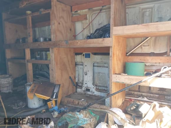 ✅ 2015 Mercedes-Benz Sprinter Cargo EXT • VIN: WD3PE8DC3FP145675 • Lot: 43474114. Wystawiony na IAAI z przebiegiem 521 216 mil. Bezpłatny archiwum sprzedaży aukcyjnych z USA i szczegółowy raport historii pojazdu na DreamBid. Zdjęcie 8.