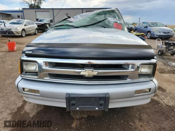 ✅ 1994 Chevrolet S-10 LS • VIN: 1GCCS19Z2R8154903 • Lot: 71016485. Wystawiony na Copart z przebiegiem 56 478 mil. Bezpłatny archiwum sprzedaży aukcyjnych z USA i szczegółowy raport historii pojazdu na DreamBid. Zdjęcie 5.