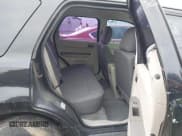 ✅ 2012 Ford Escape XLS • VIN: 1FMCU0C78CKC53131 • Lot: 43718399. Wystawiony na IAAI z przebiegiem 233 693 mil. Bezpłatny archiwum sprzedaży aukcyjnych z USA i szczegółowy raport historii pojazdu na DreamBid. Zdjęcie 6.