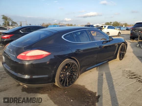 ✅ 2010 Porsche Panamera S • VIN: WP0AB2A75AL061933 • Лот: 87056894. Опубликован ранее на Copart с пробегом Не указан. Бесплатный доступ к архиву аукционных продаж из США и подробный отчёт об истории автомобиля на DreamBid. Изображение 3.