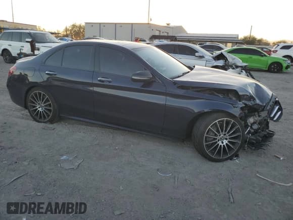 ✅ 2017 Mercedes-Benz C 300 • VIN: 55SWF4JB4HU225968 • Lot: 91599035. Wystawiony na Copart z przebiegiem 194 885 mil. Bezpłatny archiwum sprzedaży aukcyjnych z USA i szczegółowy raport historii pojazdu na DreamBid. Zdjęcie 4.