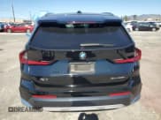 ✅ 2023 BMW X1 xDrive28i • VIN: WBX73EF07P5X56080 • Lot: 82502915. Wystawiony na Copart z przebiegiem 37 945 mil. Bezpłatny archiwum sprzedaży aukcyjnych z USA i szczegółowy raport historii pojazdu na DreamBid. Zdjęcie 6.