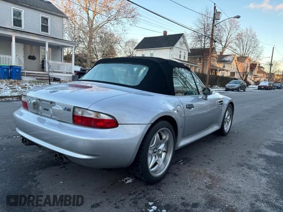 ✅ 2000 BMW Z3 M Roadster • VIN: WBSCK9349YLC93283 • Лот: 41692715. Опубликован ранее на Copart с пробегом 38 048 миль. Бесплатный доступ к архиву аукционных продаж из США и подробный отчёт об истории автомобиля на DreamBid. Изображение 4.