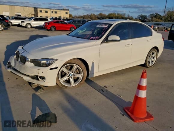 ✅ 2015 BMW 3 Series 328i • VIN: WBA3C1C55FP853279 • Lot: 92688135. Listed on Copart with 66,307 mi. Free auction sales archive from the USA and detailed vehicle history report at DreamBid. Image 1.