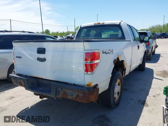 ✅ 2009 Ford F-150 STX • VIN: 1FTRX14839FB18790 • Lot: 42289409. Wystawiony na IAAI z przebiegiem 247 926 mil. Bezpłatny archiwum sprzedaży aukcyjnych z USA i szczegółowy raport historii pojazdu na DreamBid. Zdjęcie 4.