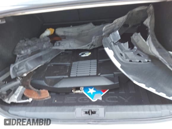 ✅ 2019 Subaru Legacy Limited • VIN: 4S3BNEN60K3029651 • Lot: 42434582. Wystawiony na IAAI z przebiegiem 80 905 mil. Bezpłatny archiwum sprzedaży aukcyjnych z USA i szczegółowy raport historii pojazdu na DreamBid. Zdjęcie 12.