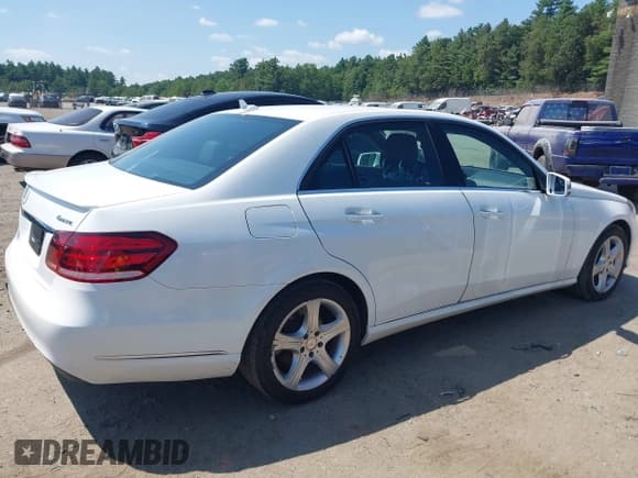 ✅ 2016 Mercedes-Benz E 350 Luxury • VIN: WDDHF8JB4GB292174 • Lot: 42992025. Listed on IAAI with 59,163 mi. Free auction sales archive from the USA and detailed vehicle history report at DreamBid. Image 13.