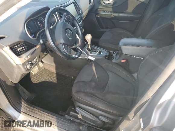 ✅ 2015 Jeep Cherokee Latitude • VIN: 1C4PJMCS2FW789483 • Lot: 86440765. Listed on Copart with 150,275 mi. Free auction sales archive from the USA and detailed vehicle history report at DreamBid. Image 7.