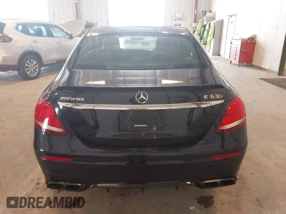 ✅ 2020 Mercedes-Benz E 63 S AMG • VIN: WDDZF8KB2LA739636 • Лот: 42320920. Опубликован ранее на IAAI с пробегом 48 336 миль. Бесплатный доступ к архиву аукционных продаж из США и подробный отчёт об истории автомобиля на DreamBid. Изображение 16.