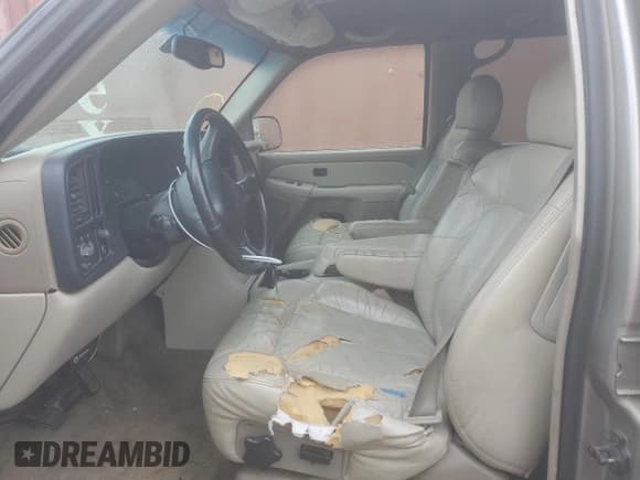 ✅ 2002 Chevrolet Suburban LT • VIN: 1GNEC16Z12J265815 • Лот: 51673315. Опубликован ранее на Copart с пробегом 305 599 миль. Бесплатный доступ к архиву аукционных продаж из США и подробный отчёт об истории автомобиля на DreamBid. Изображение 7.