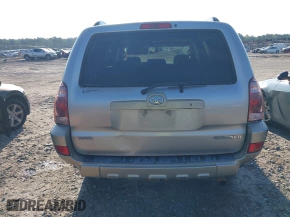 ✅ 2005 Toyota 4Runner SR5 • VIN: JTEZU14R650051595 • Лот: 42866399. Опубликован ранее на IAAI с пробегом 275 147 миль. Бесплатный доступ к архиву аукционных продаж из США и подробный отчёт об истории автомобиля на DreamBid. Изображение 16.