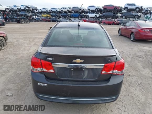 ✅ 2014 Chevrolet Cruze 1LT • VIN: 1G1PC5SB5E7140456 • Lot: 43527056. Listed on IAAI with 45,788 mi. Free auction sales archive from the USA and detailed vehicle history report at DreamBid. Image 16.