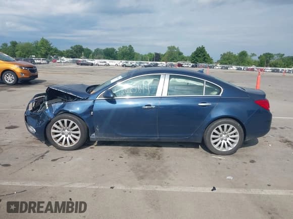 ✅ 2011 Buick Regal CXL Turbo TO2 • VIN: W04GW5EV0B1138661 • Lot: 42825844. Listed on IAAI with 173,227 mi. Free auction sales archive from the USA and detailed vehicle history report at DreamBid. Image 14.