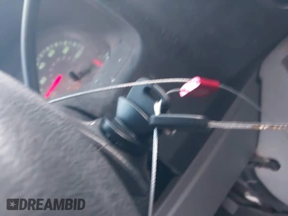 ✅ 2011 Ford Econoline Cargo Commercial • VIN: 1FTNE2EW9BDB24182 • Lot: 43510267. Wystawiony na IAAI z przebiegiem 202 227 mil. Bezpłatny archiwum sprzedaży aukcyjnych z USA i szczegółowy raport historii pojazdu na DreamBid. Zdjęcie 11.